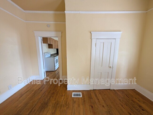 Building Photo - 103 S Westland Ave