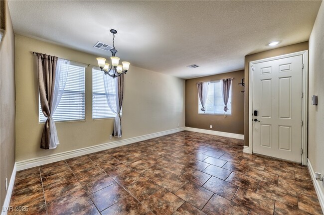 Building Photo - 5025 W Lone Wolf Ave