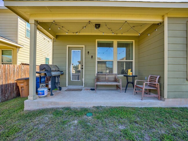 Building Photo - 9928 Aly May Dr