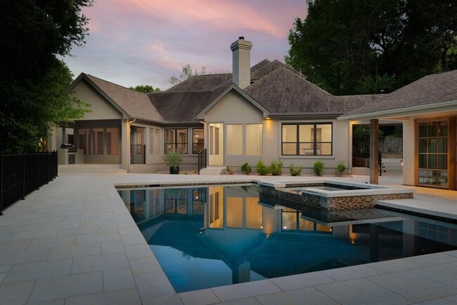 Building Photo - 506 Konstanty Cir