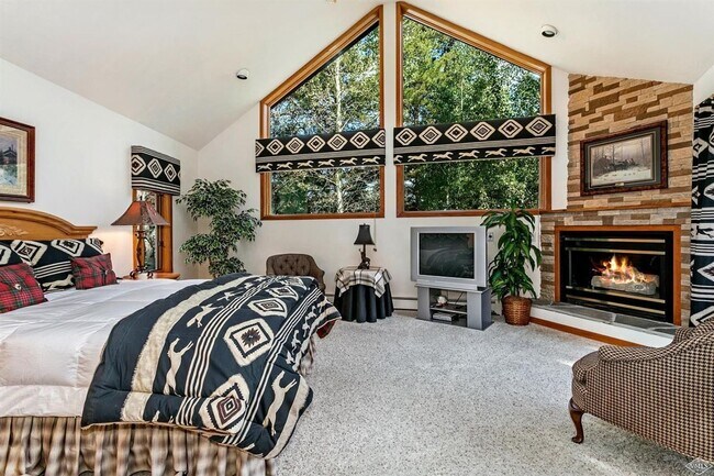 Building Photo - Classic Vail Retreat with 2 Kitchens, Loft Office, and 2-Car Garage