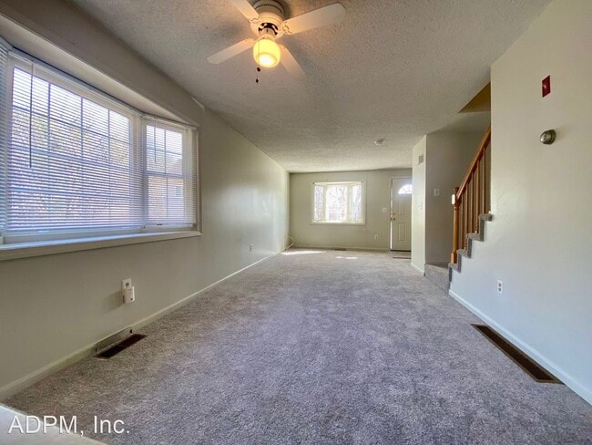 Building Photo - 2 br, 1.5 bath House - 121 Fox Hollow