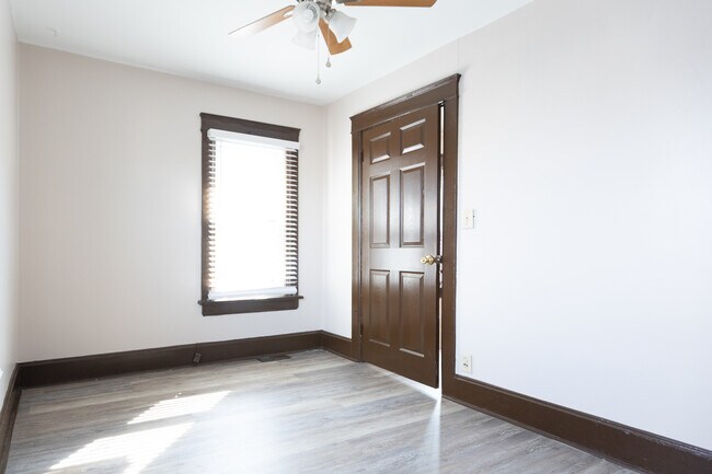 Building Photo - 1001 4th Ave