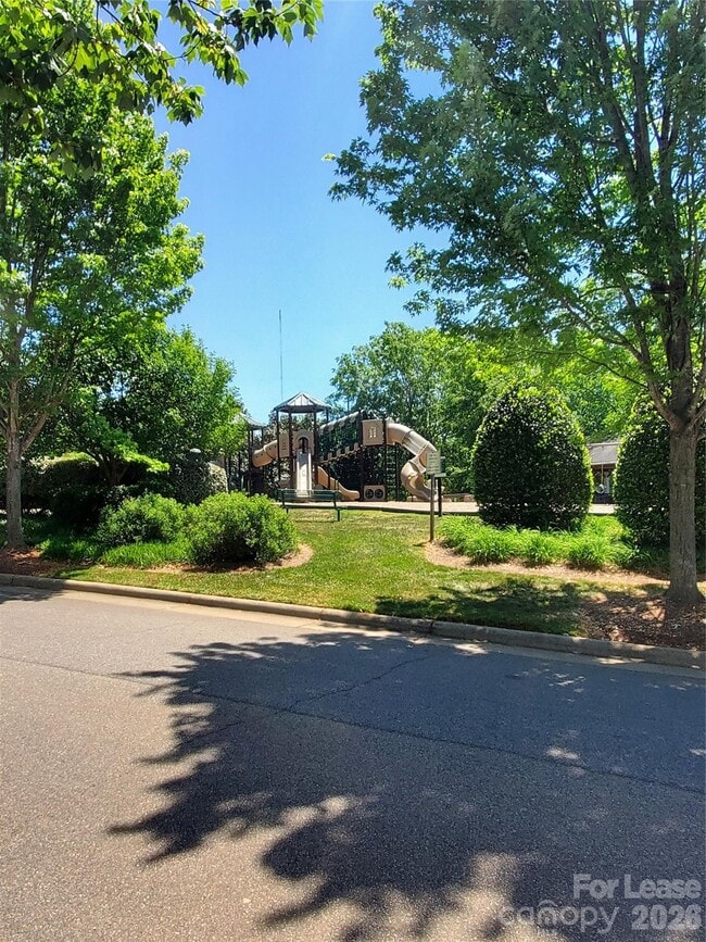 Building Photo - 10454 Trolley Run Dr