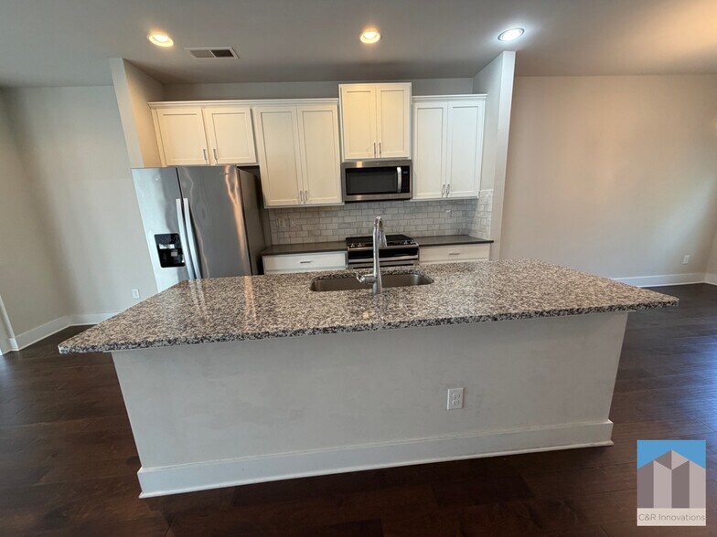 Building Photo - 3782 Oxford Cir