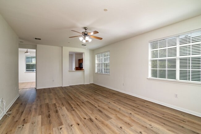 Building Photo - Townhome in Parker Estates!! READY for move in early June