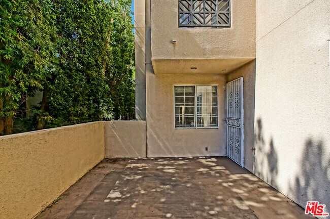 Building Photo - 1875 S Beverly Glen Blvd