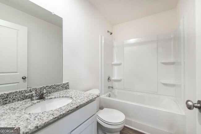 Building Photo - 105 Flat Rock Ml Trl