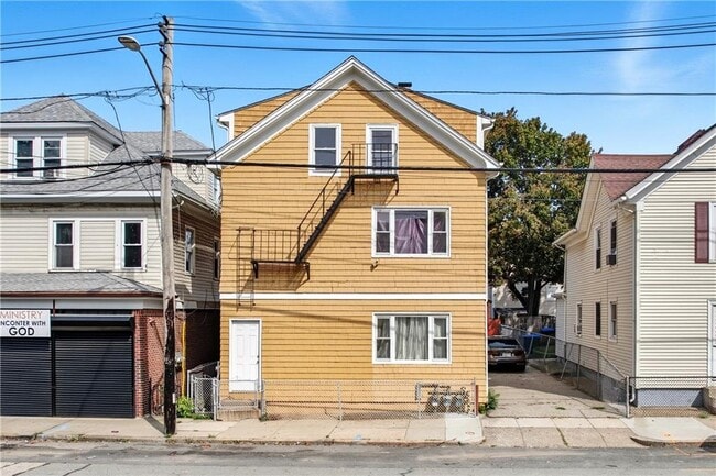 Primary Photo - 555 Branch Ave