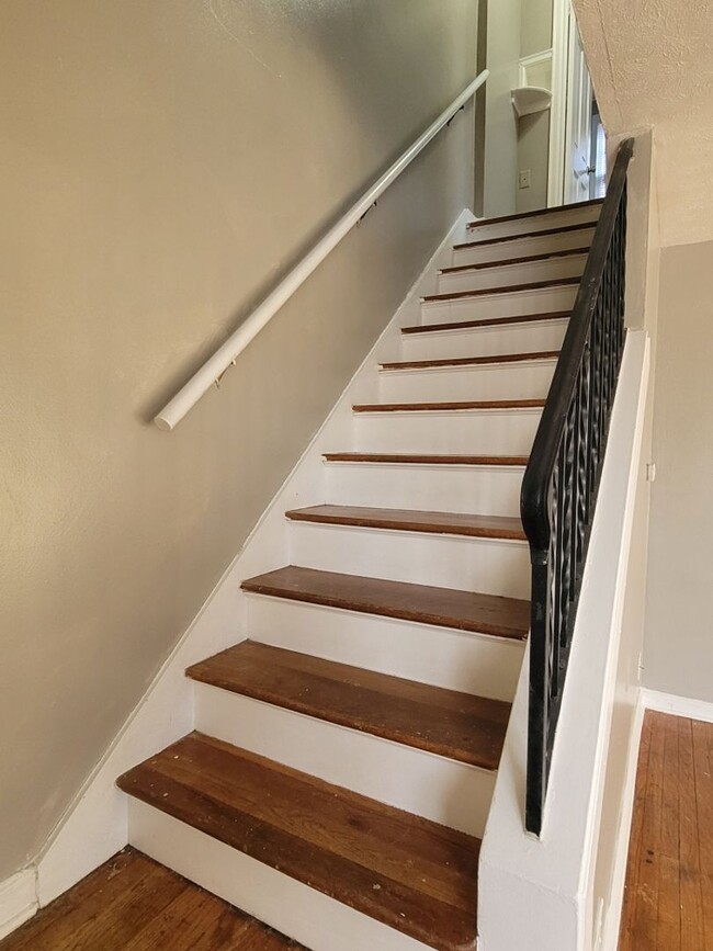 Building Photo - Dundee 2 Bed Townhome!