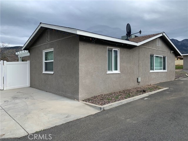 Building Photo - 10917 Bryant St