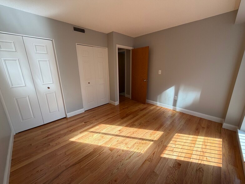 Building Photo - 1751 Beacon St