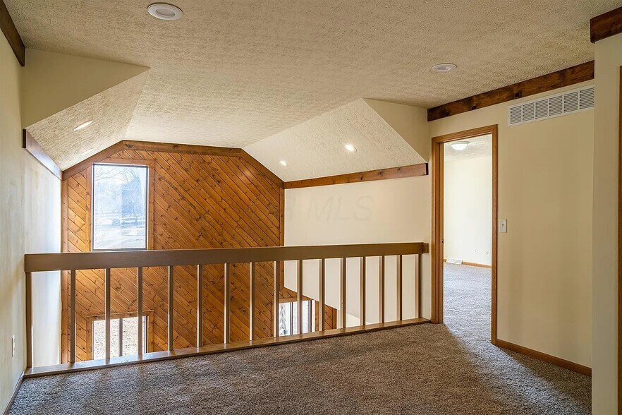 Building Photo - 6388 Dummerston Ct