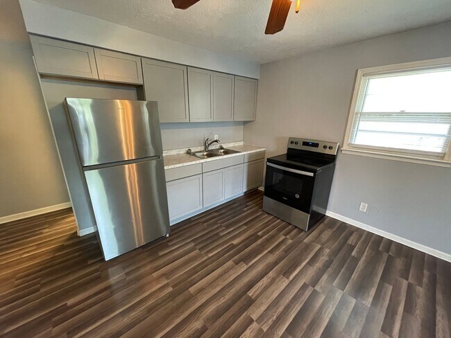 Building Photo - 261-263 Stuart Avenue Duplex