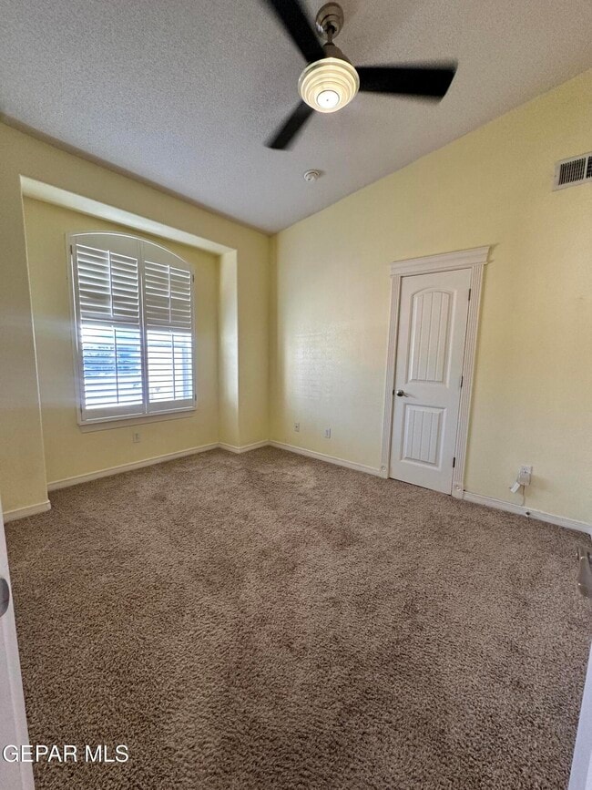 Building Photo - 5429 Francisco Roque Dr