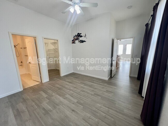 Building Photo - 12016 Villanova Dr
