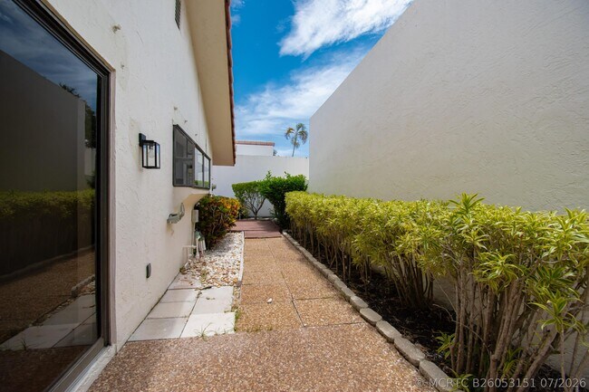 Building Photo - 21440 Campo Allegro Dr