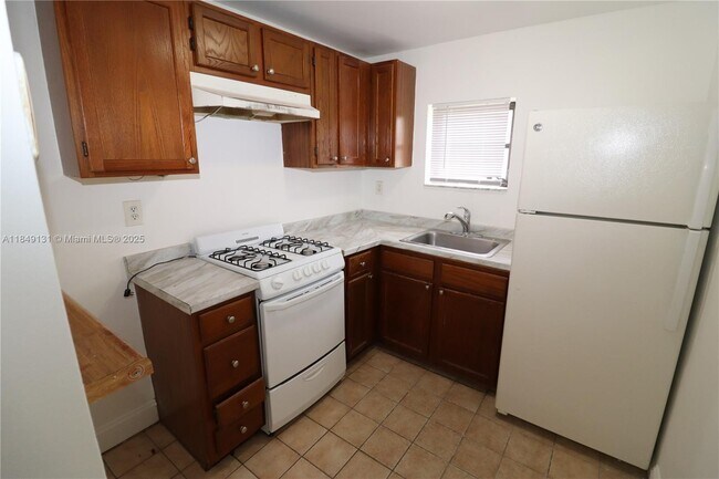 Building Photo - 1206 N 22nd Ave