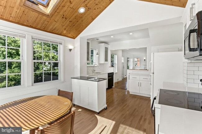 Building Photo - 4803 Westway Dr