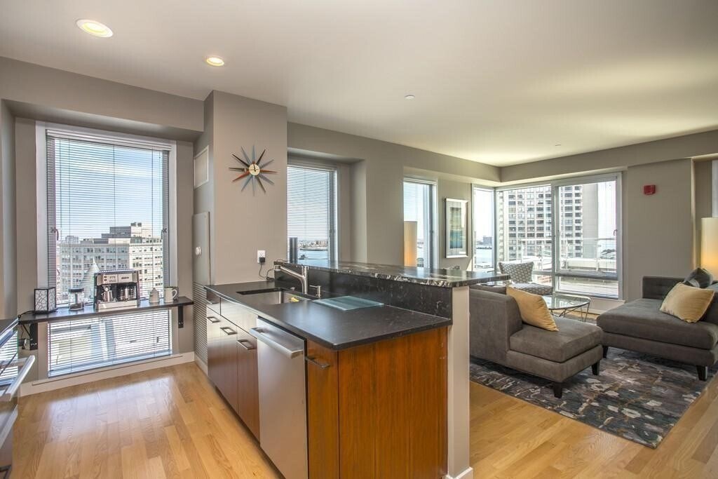 Building Photo - 80 Broad St