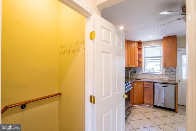 Building Photo - 3462 Almond St