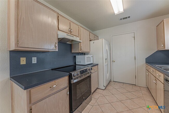 Building Photo - 4409 Bowles Dr