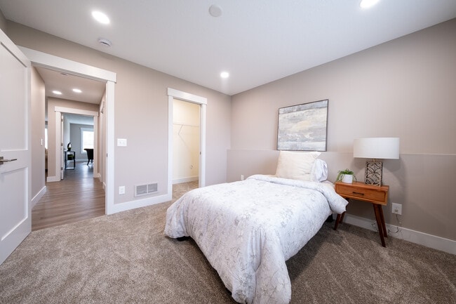 Building Photo - 26391 Preserve Dr