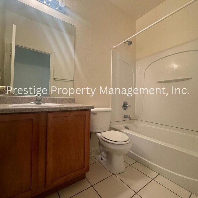 Building Photo - Beautiful Home with 3 Car Garage in Sonoran Ranch!