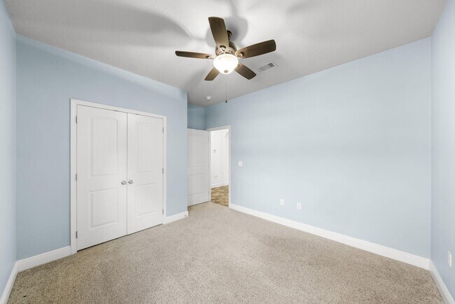 Building Photo - 282 Whispering Lake Dr