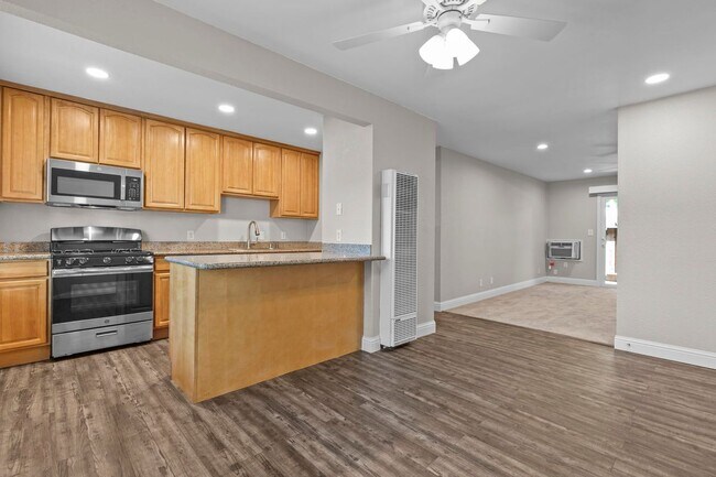 Building Photo - 975 Murrieta Blvd