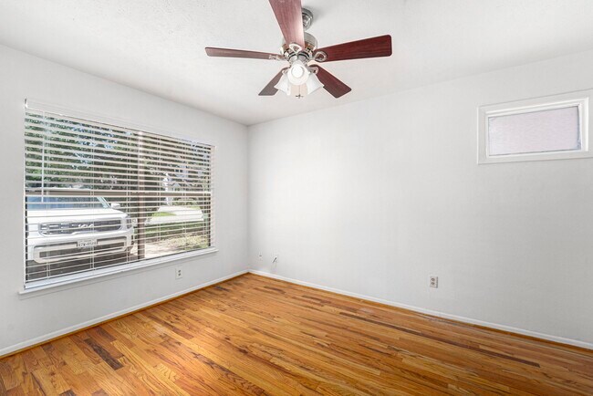 Building Photo - 1720 Libbey Dr