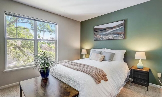 Building Photo - 2851 Holborn Cir