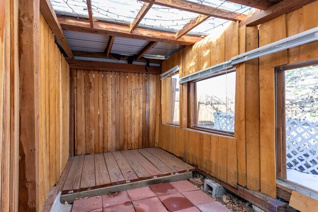 Building Photo - 7673 Safari Cir