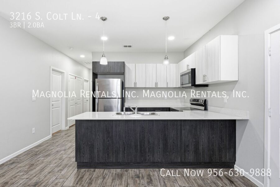 Building Photo - 3216 S Colt Ln
