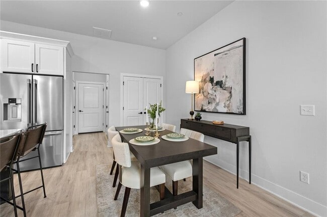 Building Photo - 3058 W Berkeley Ave