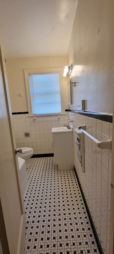 Building Photo - 1/1 in the Historic Duckpond area