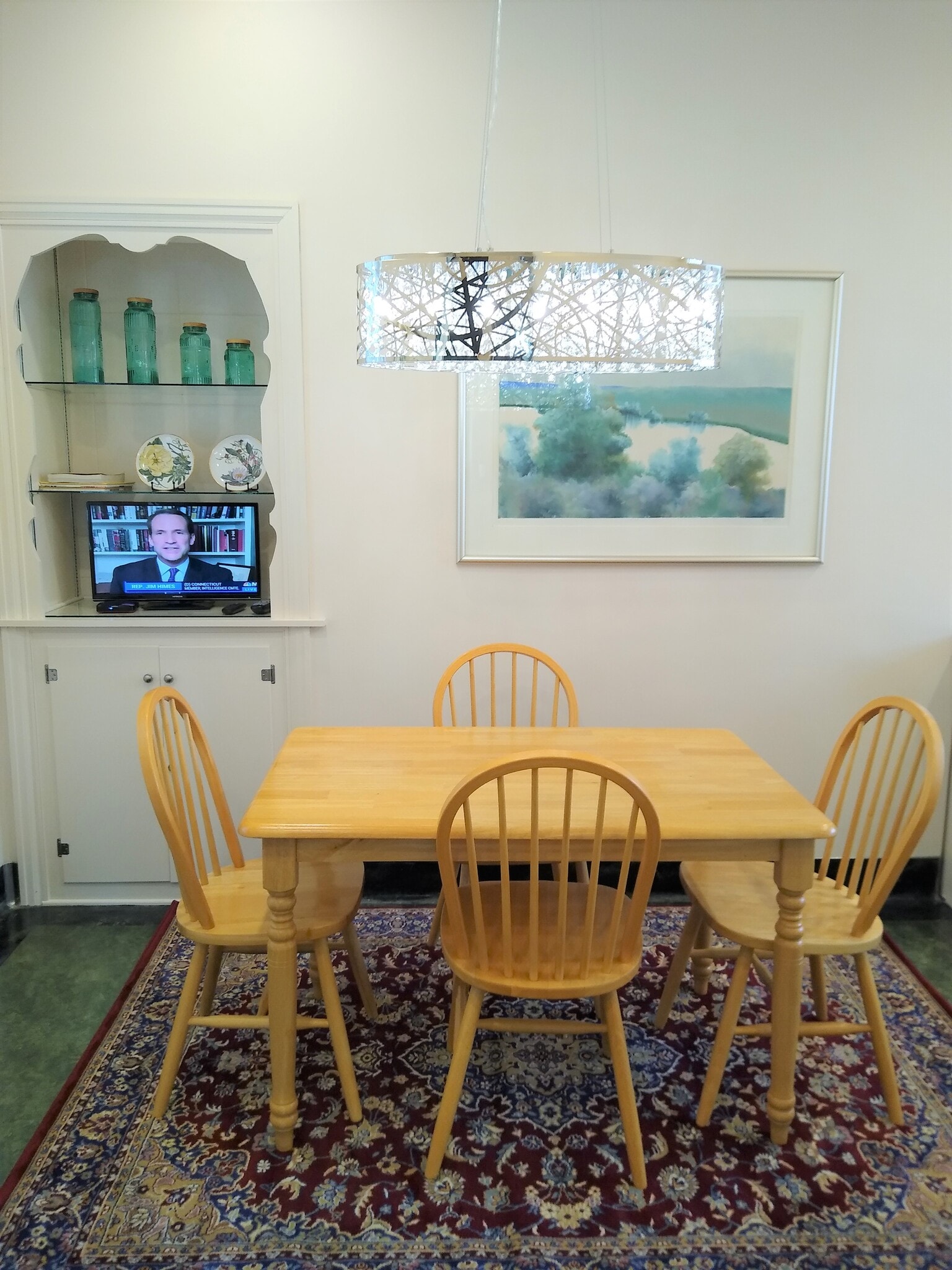 Kit. - 501 E Mississippi Dr