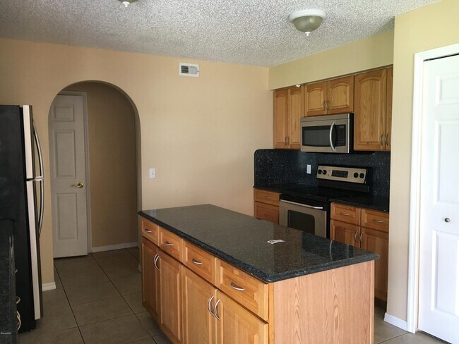 Building Photo - 1793 Sawgrass Dr SW