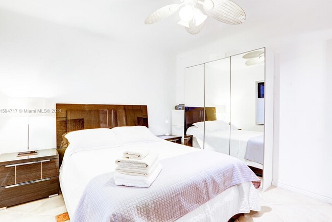 Building Photo - 1910 N Surf Rd