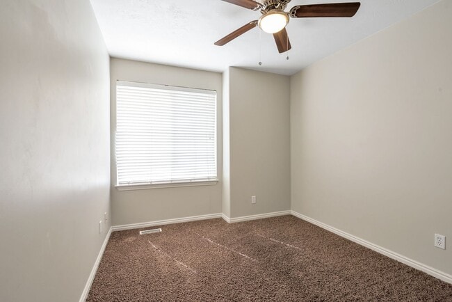 Building Photo - Available Now!   4 bedrooms, 3 1/2 baths P...