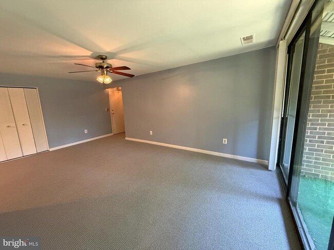 Building Photo - 8709 Hayshed Ln