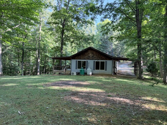 Building Photo - Live Surrounded by Nature | 3 Bedroom Home on 23 Private Acres in Saluda