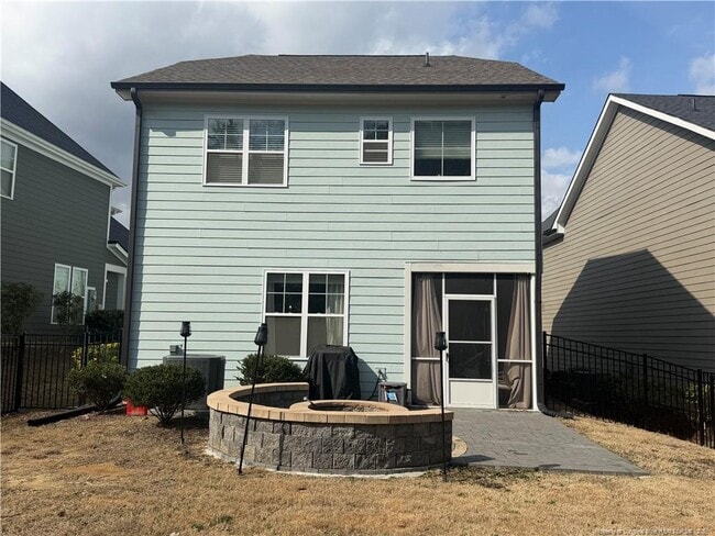 Building Photo - 68 Spruce Holw Cir