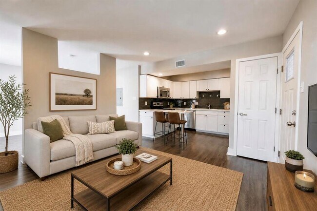 Building Photo - 935 La Posada Dr