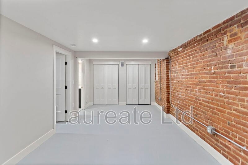 Building Photo - 1256 N Clarkson St