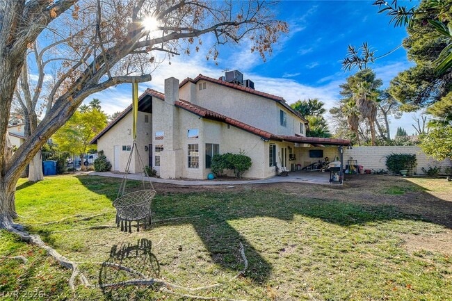 Building Photo - 2408 El Cortez Ave