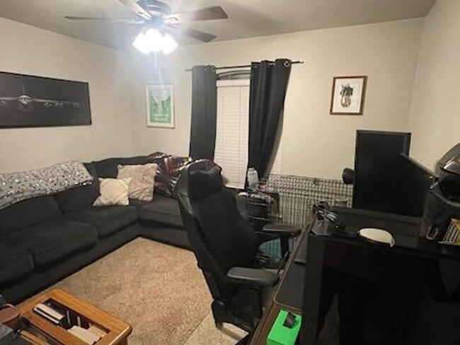 Building Photo - Live the Legacy Life – 3 Bed, 2 Bath Beauty!