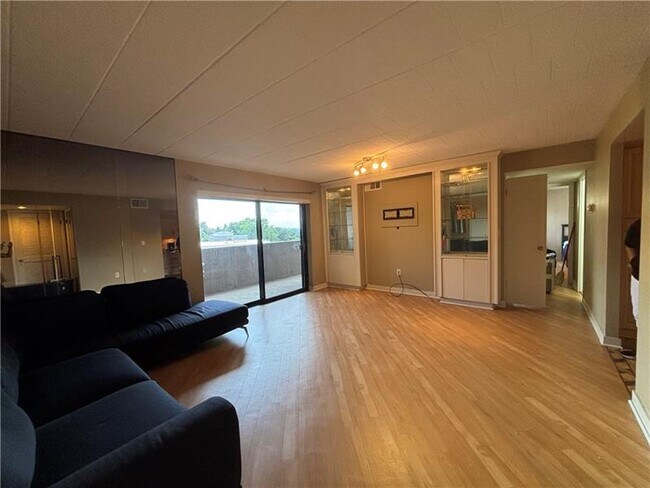 Building Photo - 1 Trimont Ln