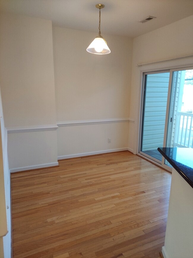 Building Photo - 2013 Baltic Ave