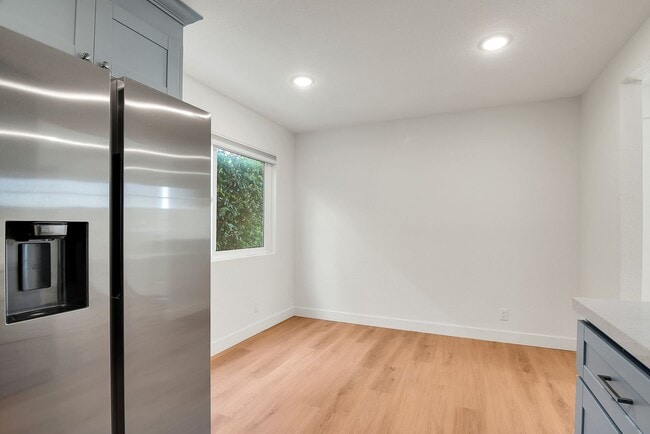 Building Photo - Malaga-GJA